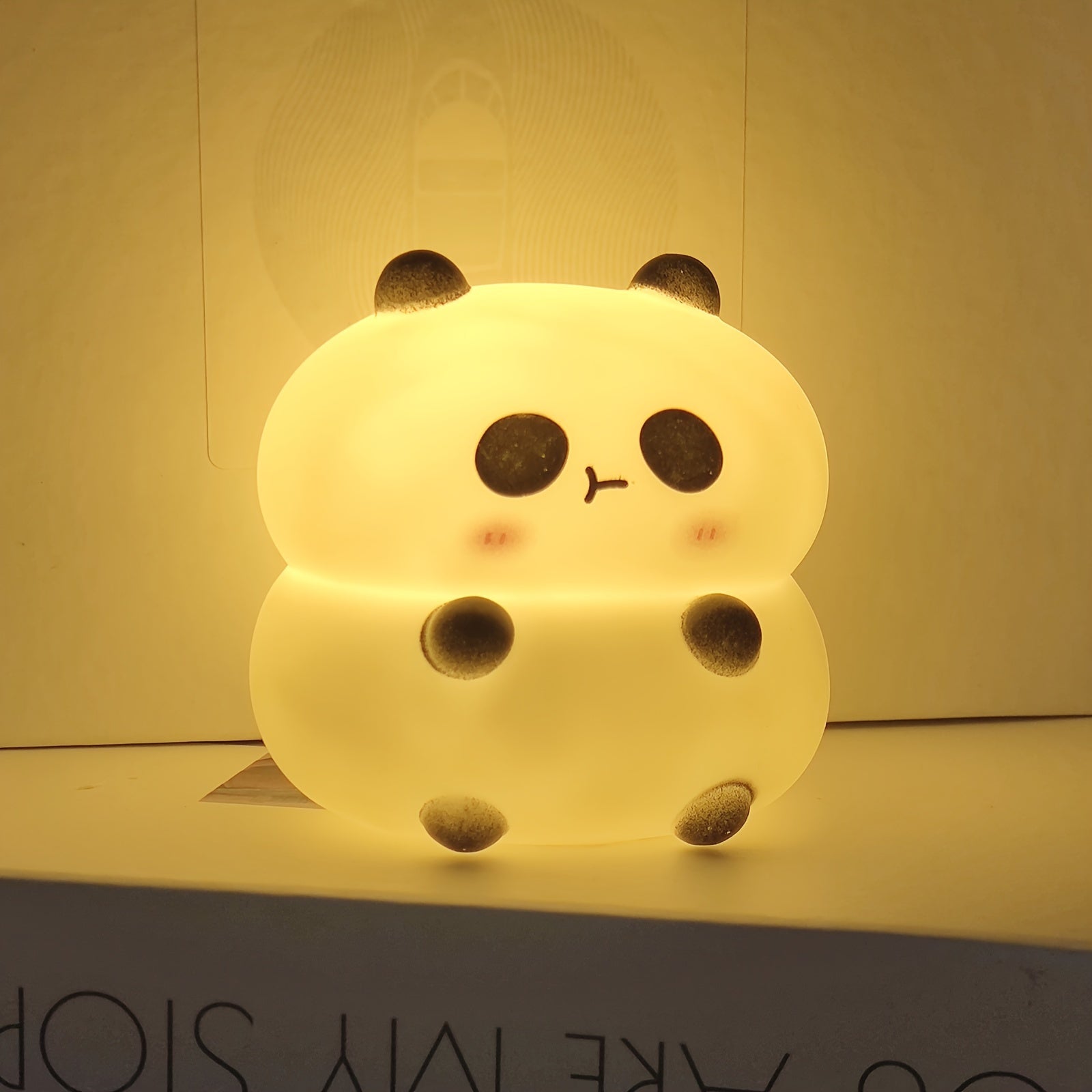 PandaGlow - Lámpara nocturna de panda inspirada en Asia con iluminación LED