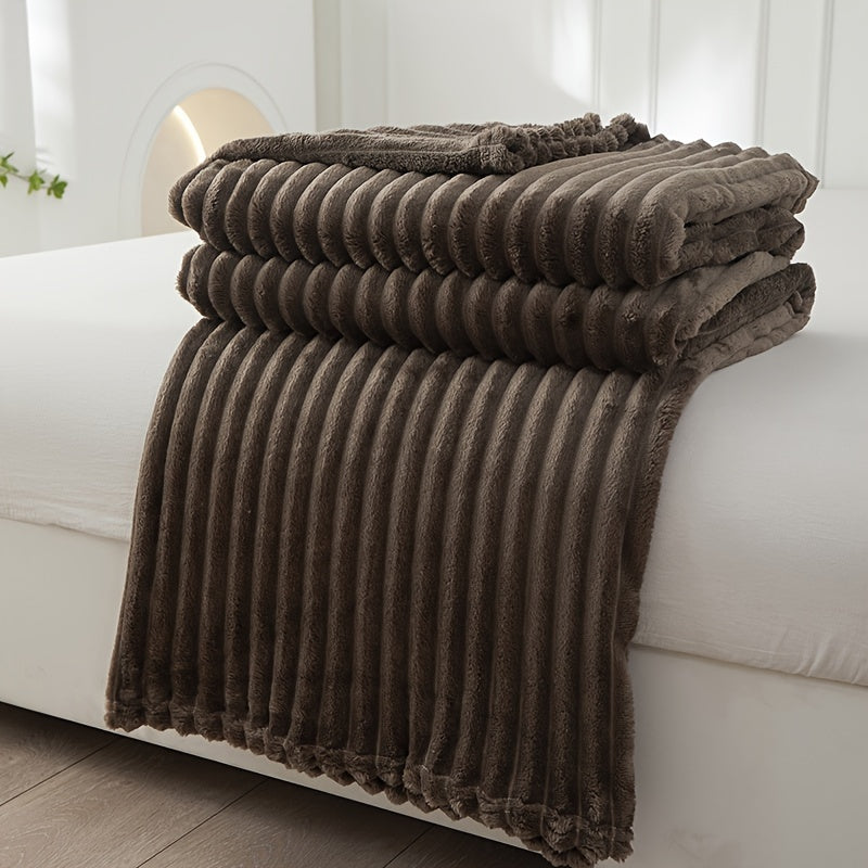 Thickened Striped Plush Blanket - Soft and Skin-friendly Sofa Blanket, Multi-functional Nap Blanket