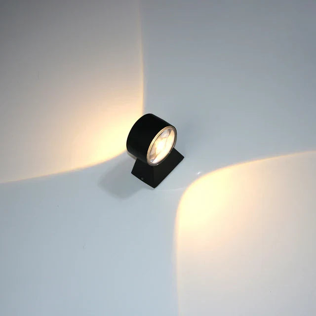 AquaShield - Waterproof Aluminum Garden Lamp