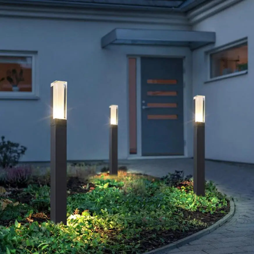 LuxeLight - Modern Outdoor Lamp Made of Aluminum