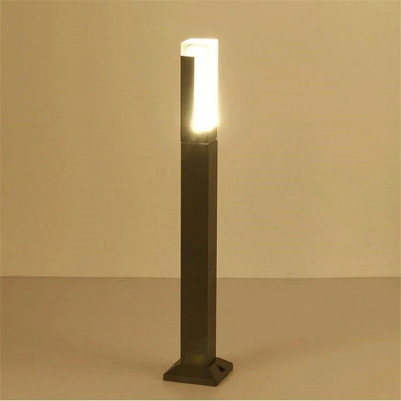 LuxeLight - Modern Outdoor Lamp Made of Aluminum