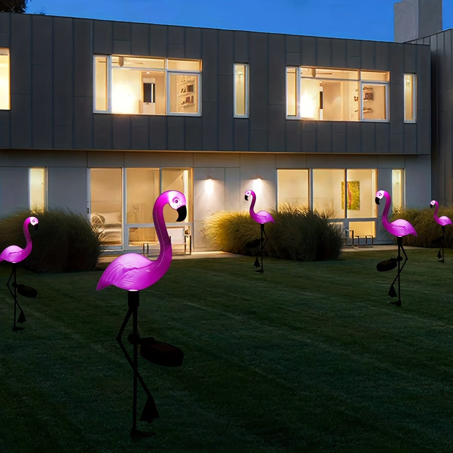 SolarFlamingo - Pink Flamingo Solar Garden Light, Decorative Outdoor Lighting