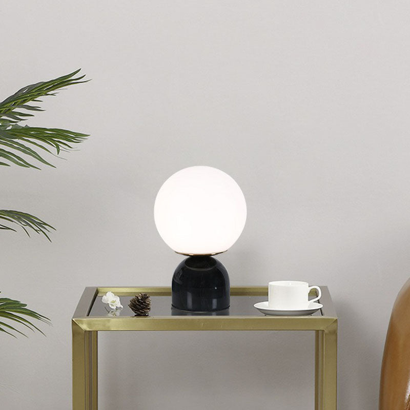 NordicGlow - Lámpara de mesa moderna con base de mármol y bola de cristal