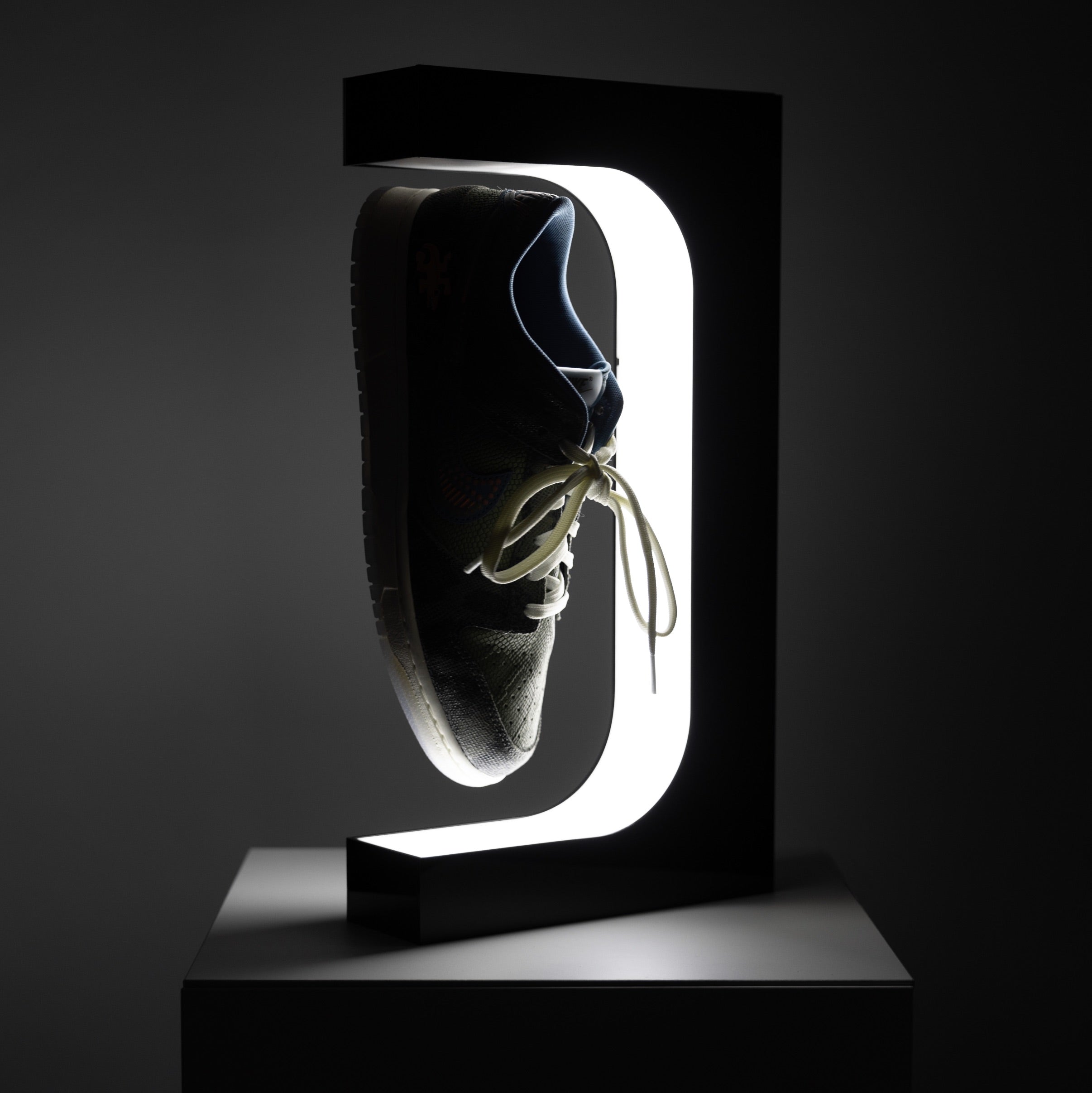 Floating shoe display LED lamp