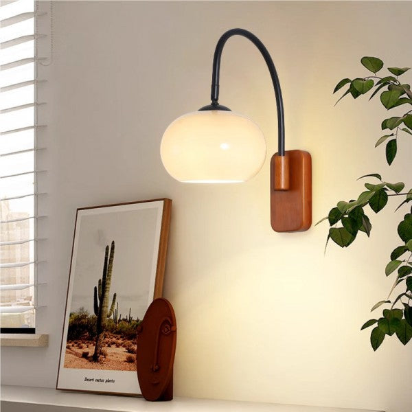 BauhausGlow – Draaibare Bauhaus Wandlamp met Khaki Glas