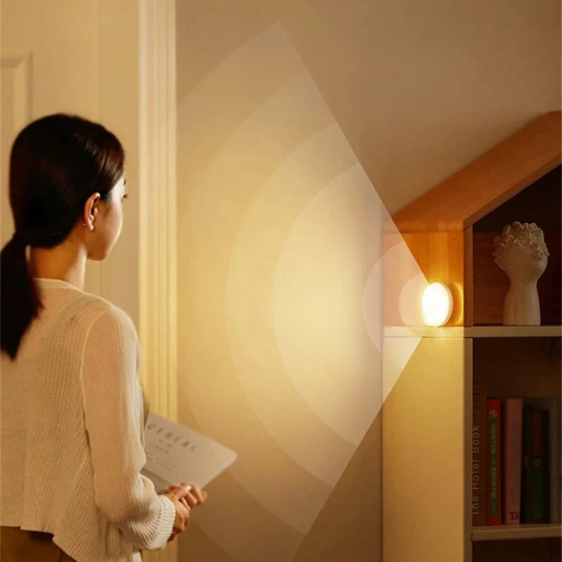MotionGlow - Automatic LED Lamp with Motion Sensor for Indoor Spaces