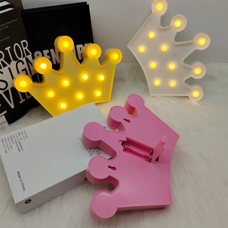 RoyalGlow - LED Kroon Nachtlampje voor Kinderkamer – Warm Licht, Draadloos en Sfeervol
