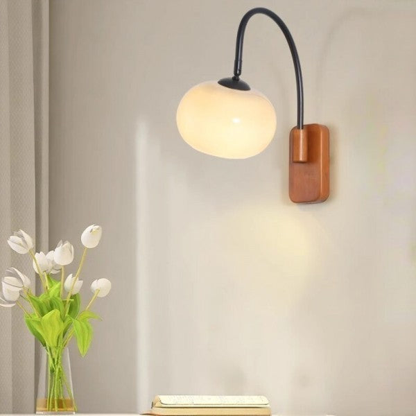 BauhausGlow – Draaibare Bauhaus Wandlamp met Khaki Glas
