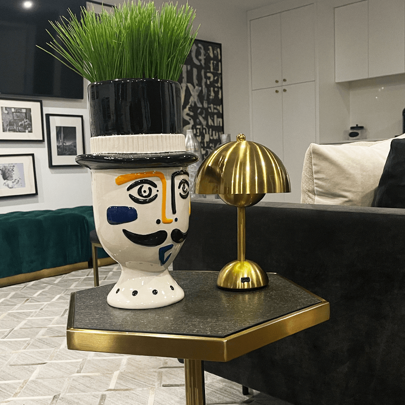 Lámpara de mesa Brulee Moderne resistente al agua, inalámbrica y recargable