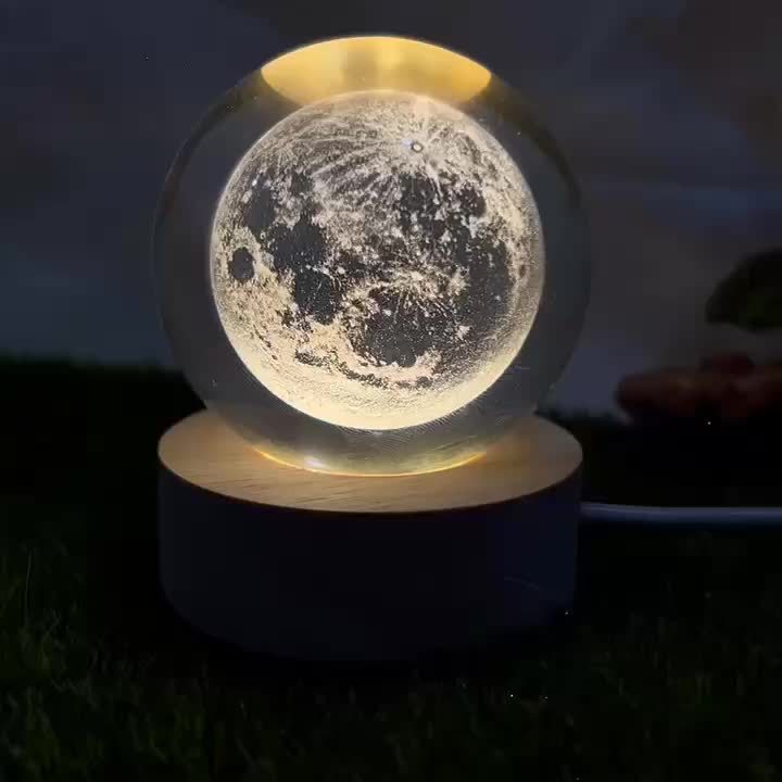 MoonCrystal - Maan Kristal Bal Lamp met Houten Basis