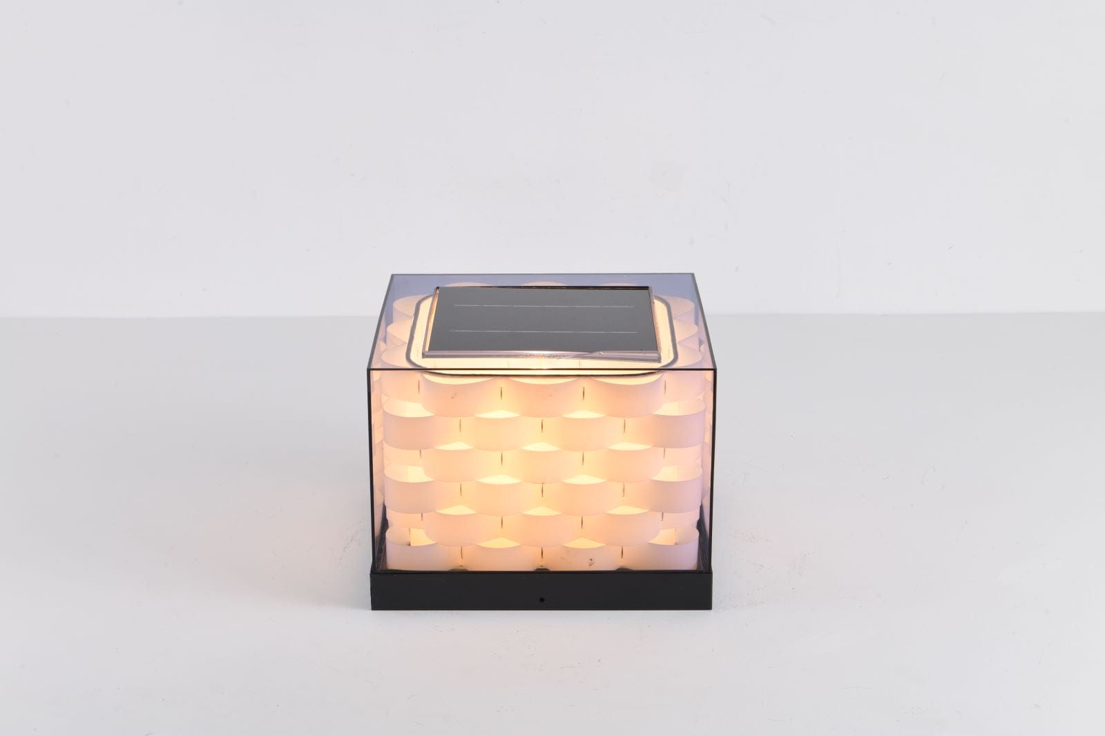 Cubed Weave Outdoor Light - Solar Outdoor Lamp