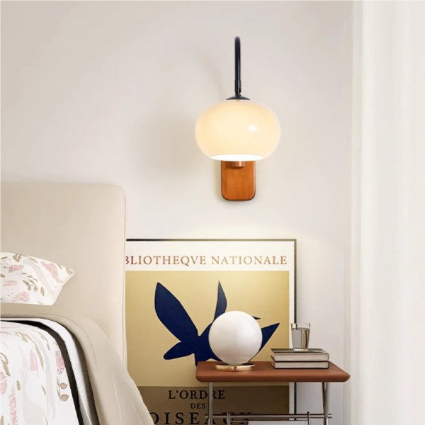 BauhausGlow – Draaibare Bauhaus Wandlamp met Khaki Glas