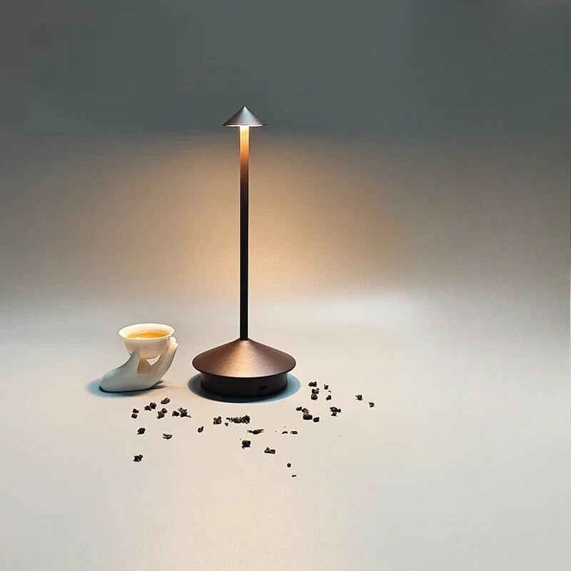 LumoArt Flair - Artistic Table Lamp