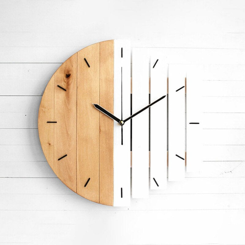 Reloj de pared de diseño en madera natural