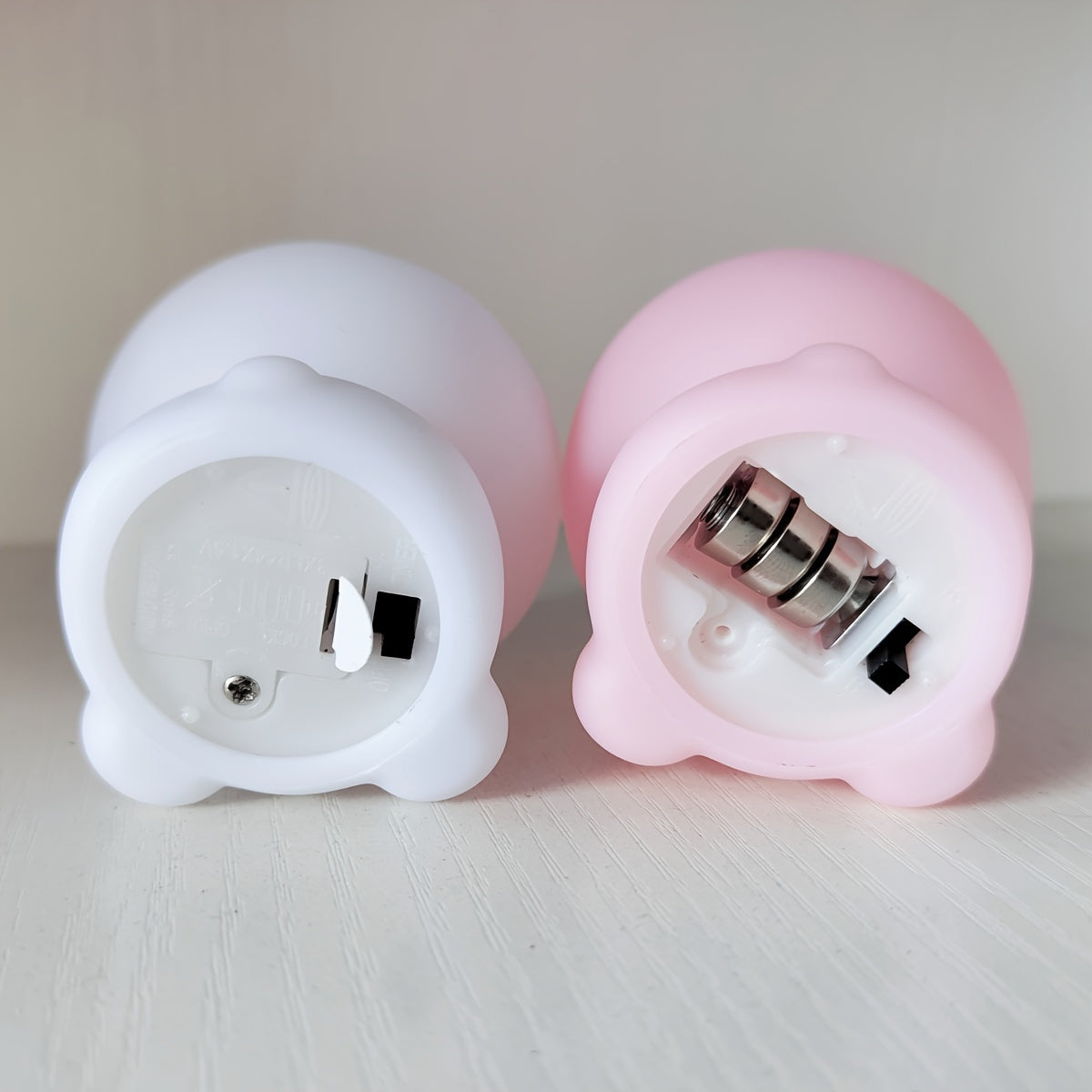 BunnyBright - Lampada da tavolo LED con batteria a forma di coniglio grande testa e design anime