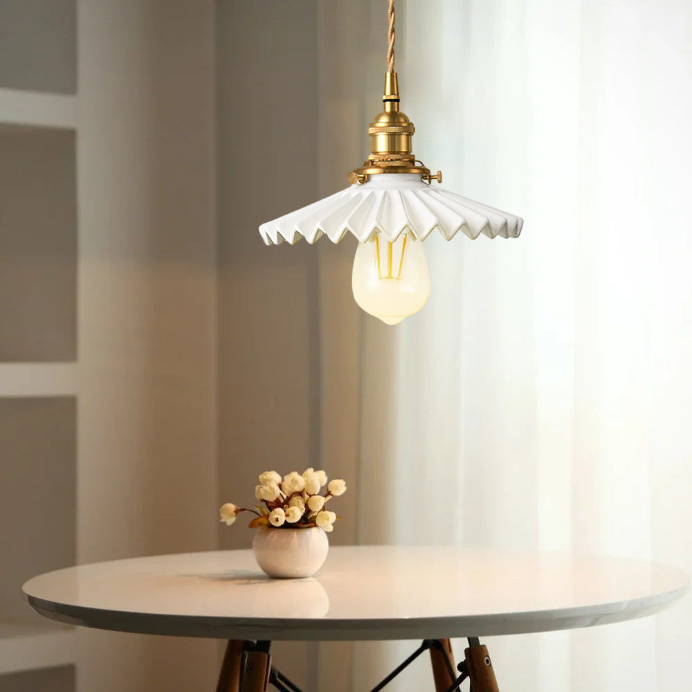 PleatCeramic - Vintage Hanglamp met Gevouwen Design en Messing Basis