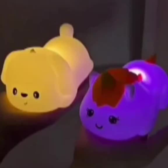 UnicornGlow - Lâmpada Noturna Quente de Unicórnio com 7 Cores e Proteção para os Olhos