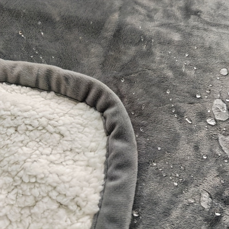 Flannel Waterproof Blanket - Soft and Breathable Warmth with Waterproof Function - 130cm x 150cm