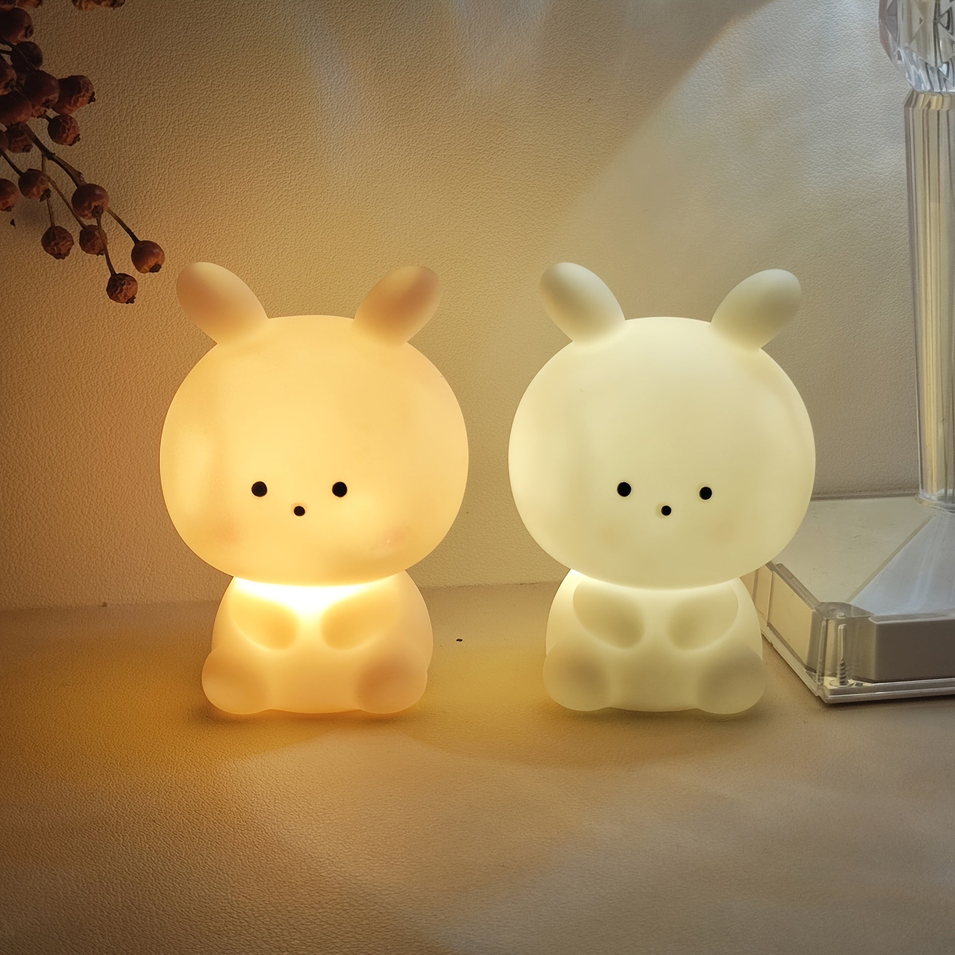 BunnyBright - Lampada da tavolo LED con batteria a forma di coniglio grande testa e design anime