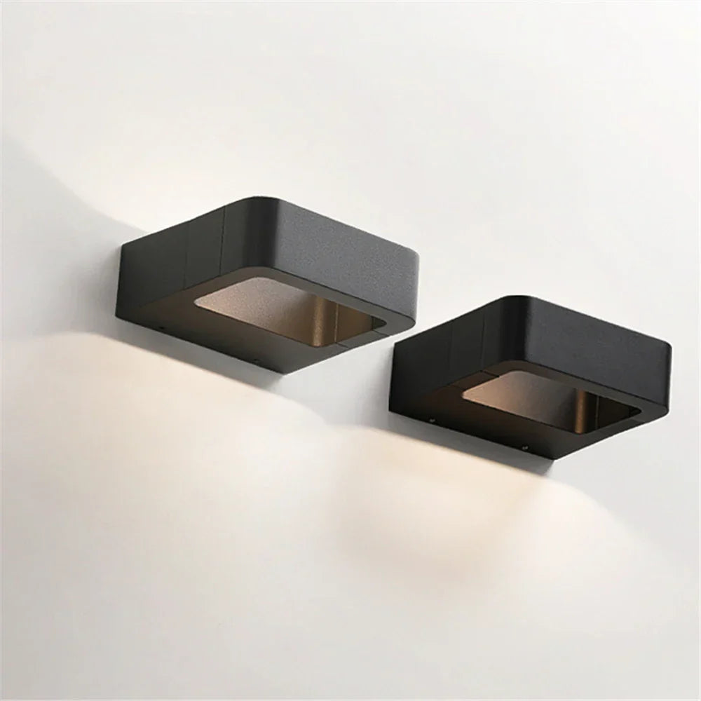 AquaLuxe - LED Waterproof Outdoor Lamp