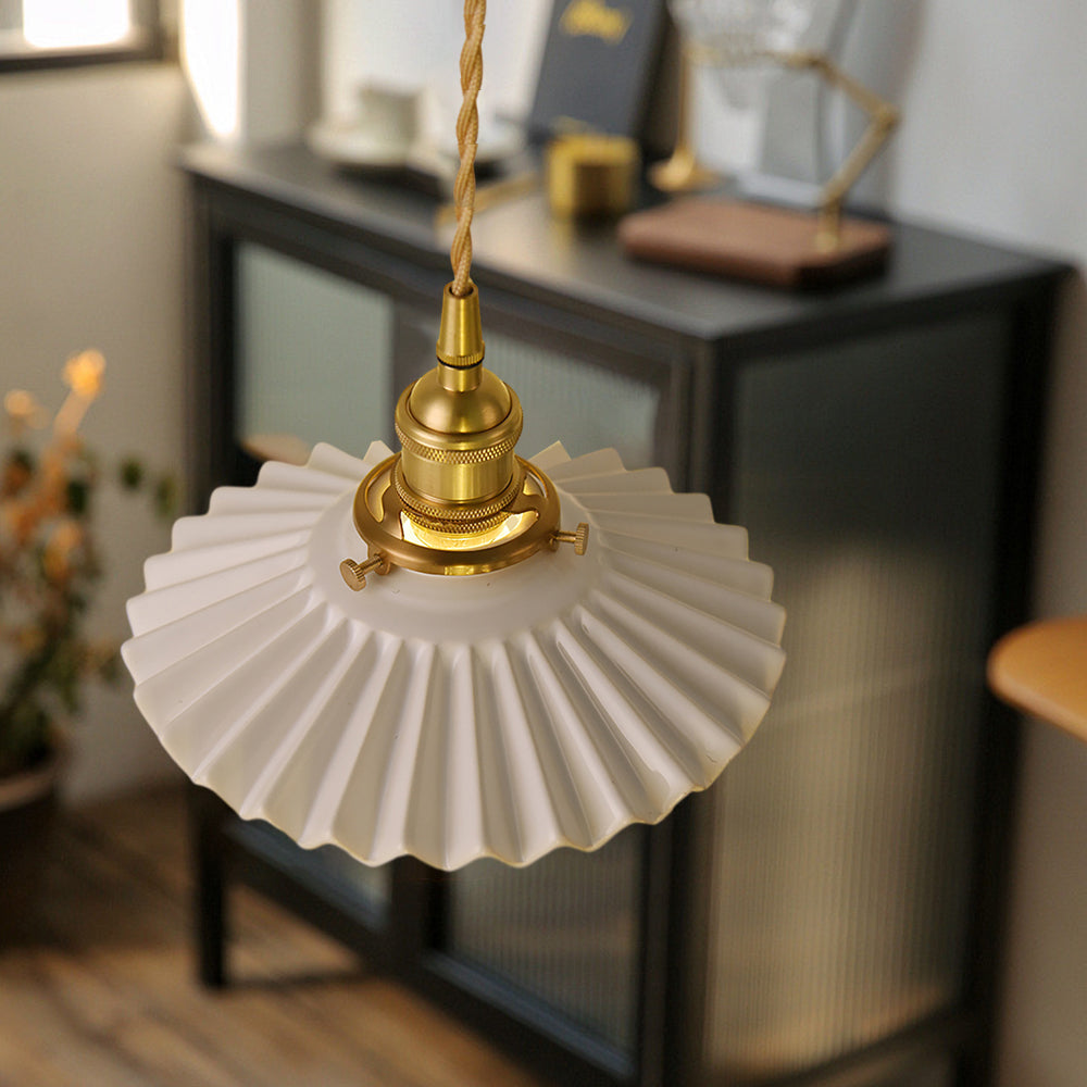 PleatCeramic - Vintage Hanglamp met Gevouwen Design en Messing Basis