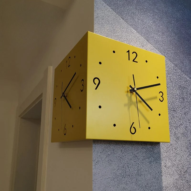 DualEdge - Moderne Wandklok met Schaalverdeling en Stille Werking