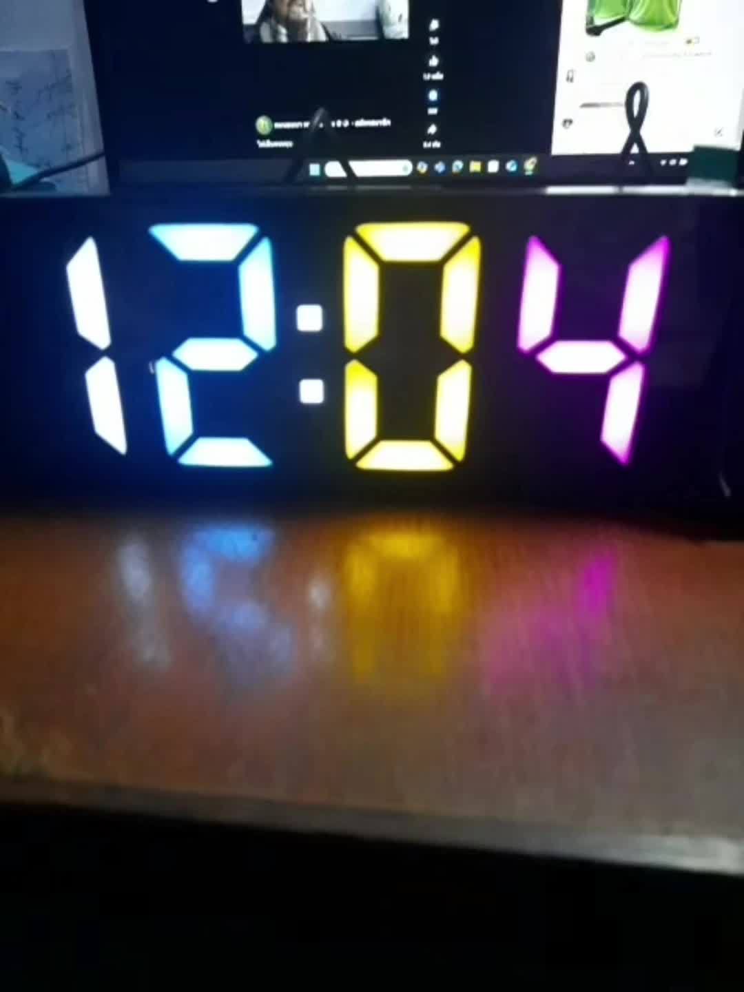 TimeView - Reloj despertador digital con proyección, función de repetición y visualización de fecha