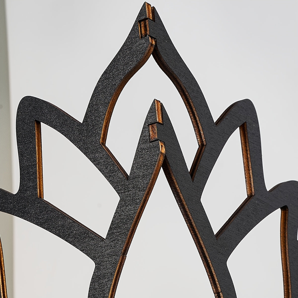 LotusWood - Drijvende Houten Legplank in Lotusvorm