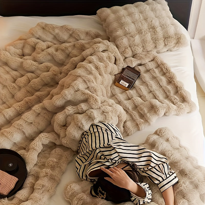 Thickened Faux Rabbit Fur Blanket - Warm Plush Blanket for Bed, Office, and Air Conditioning - Geometric Pattern