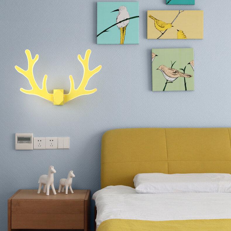 AntlerLux - Lampada da parete a forma di corna unica con illuminazione a LED
