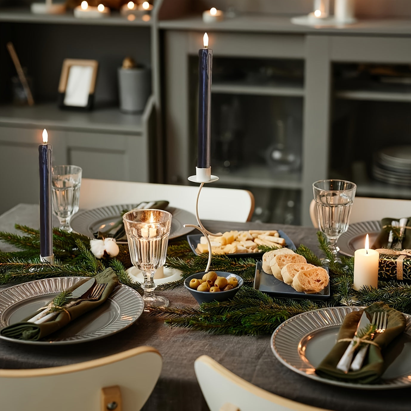 6 pezzi Candele Senza Fiamma Tremolanti - Candele LED con Telecomando, Alimentate a Batteria, Luce Calda, Candelabri Neri