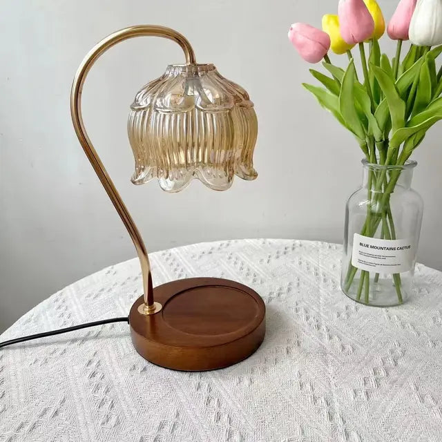 RetroGlow - Vintage Amerikaanse Tafellamp met Glazen Kap en Houten Basis