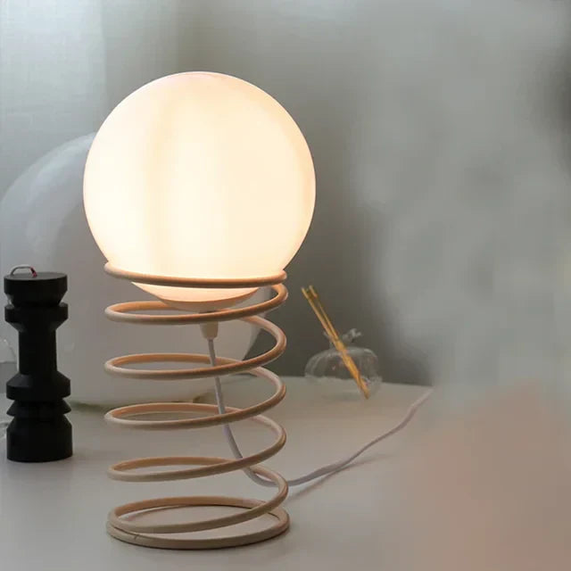 LumiMetall - Lámpara de Mesa Moderna de Metal con Diseño de Vidrio | Iluminación Estilizada
