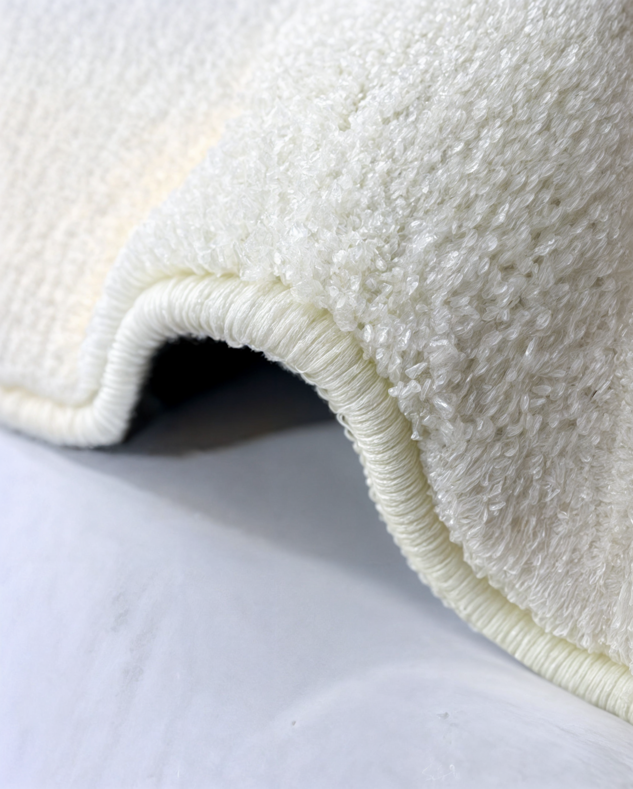 Vierkant wollen tapijt met abstracte patronen