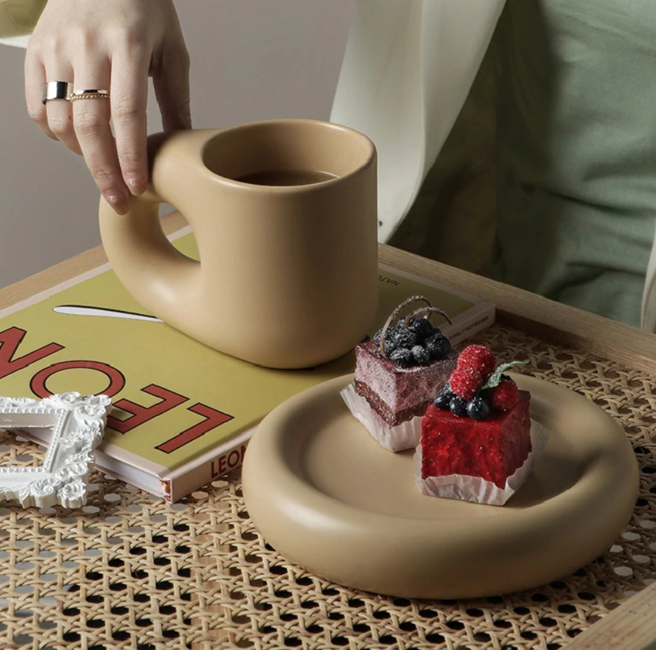 Tazza minimalista in porcellana