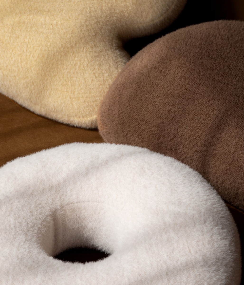 Raly Cuscino: Edizione Limitata Cuscino con Stile Minimalista