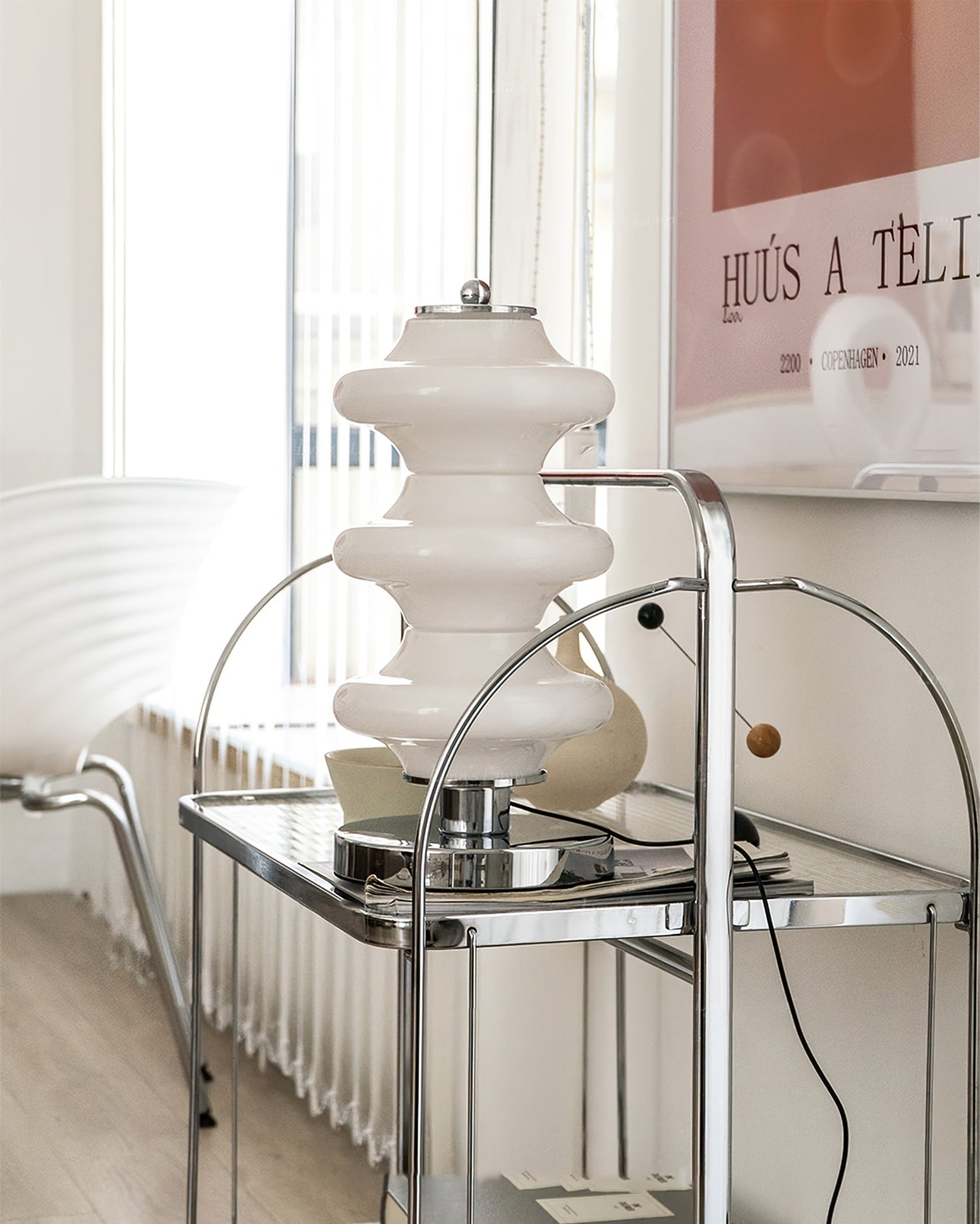 LumiGlas - Elegante Tafellamp met Glazen Lampenkap