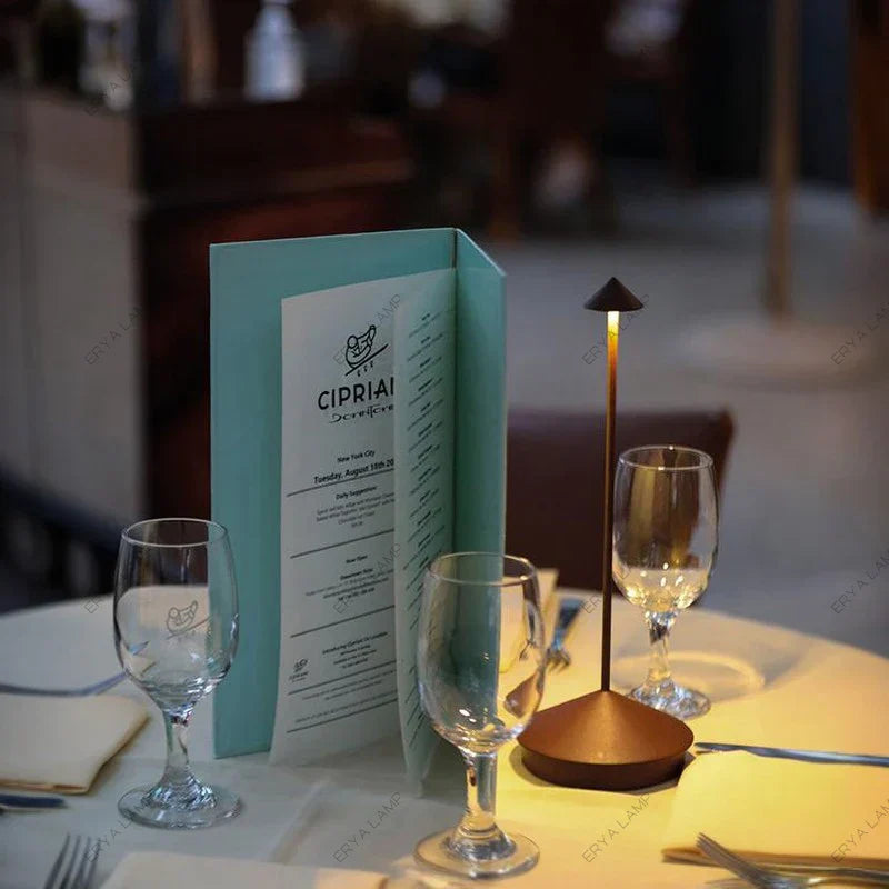 LumoArt Flair - Artistic Table Lamp