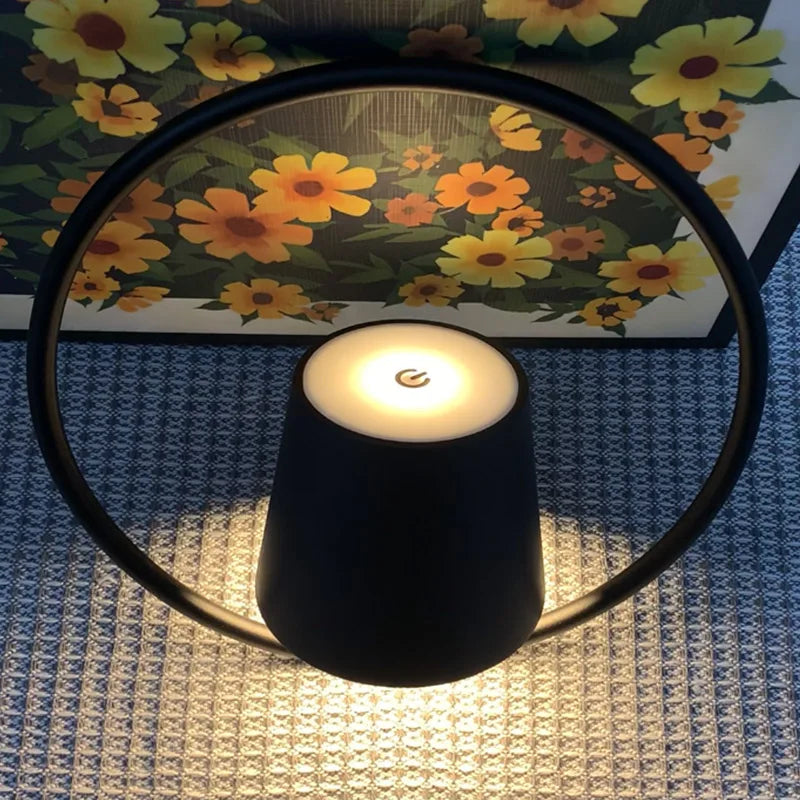 LumiGlow - Lampada a sospensione LED portatile, design moderno e minimalista per interni ed esterni