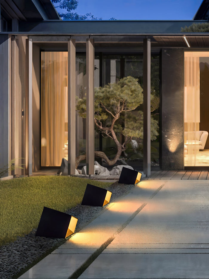 SolarCube - Modern Solar Lighting for the Garden – Cube-Shaped LED Outdoor Lamp with Warm White Light