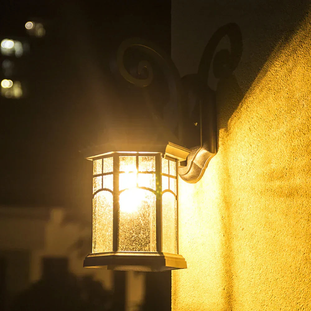 BronzeGlow – Weather-Resistant Nostalgic Outdoor Wall Lamp – Energy-Efficient Lighting
