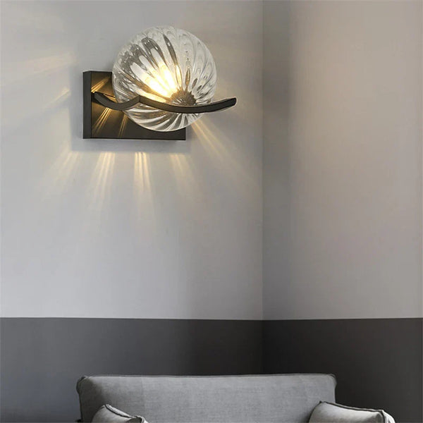 GlassGlow – Moderne LED Wandlamp met Glazen Design
