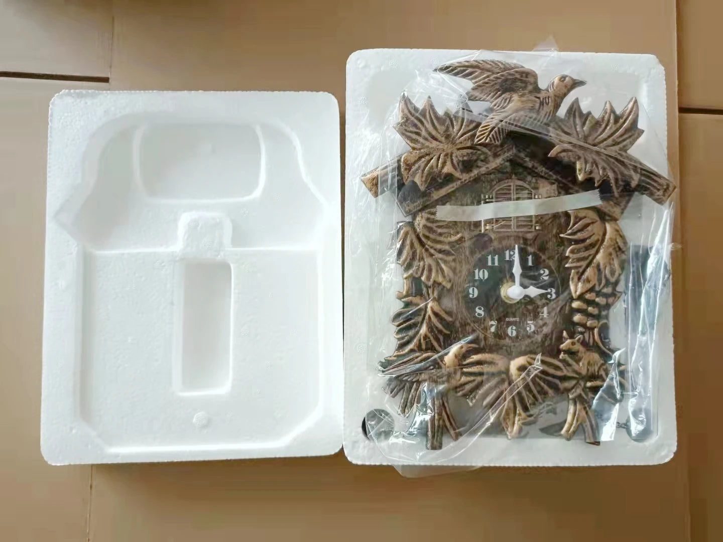 BirdTime - Classic Cuckoo Clock with Sound and Decorative Design