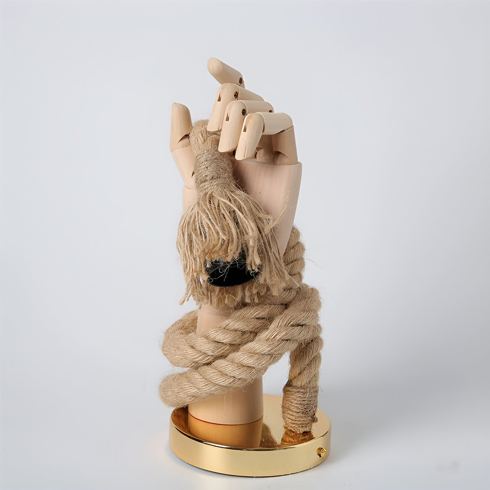 Lampada RetroHand - Lampada da parete in corda di canapa fatta a mano per un tocco senza tempo