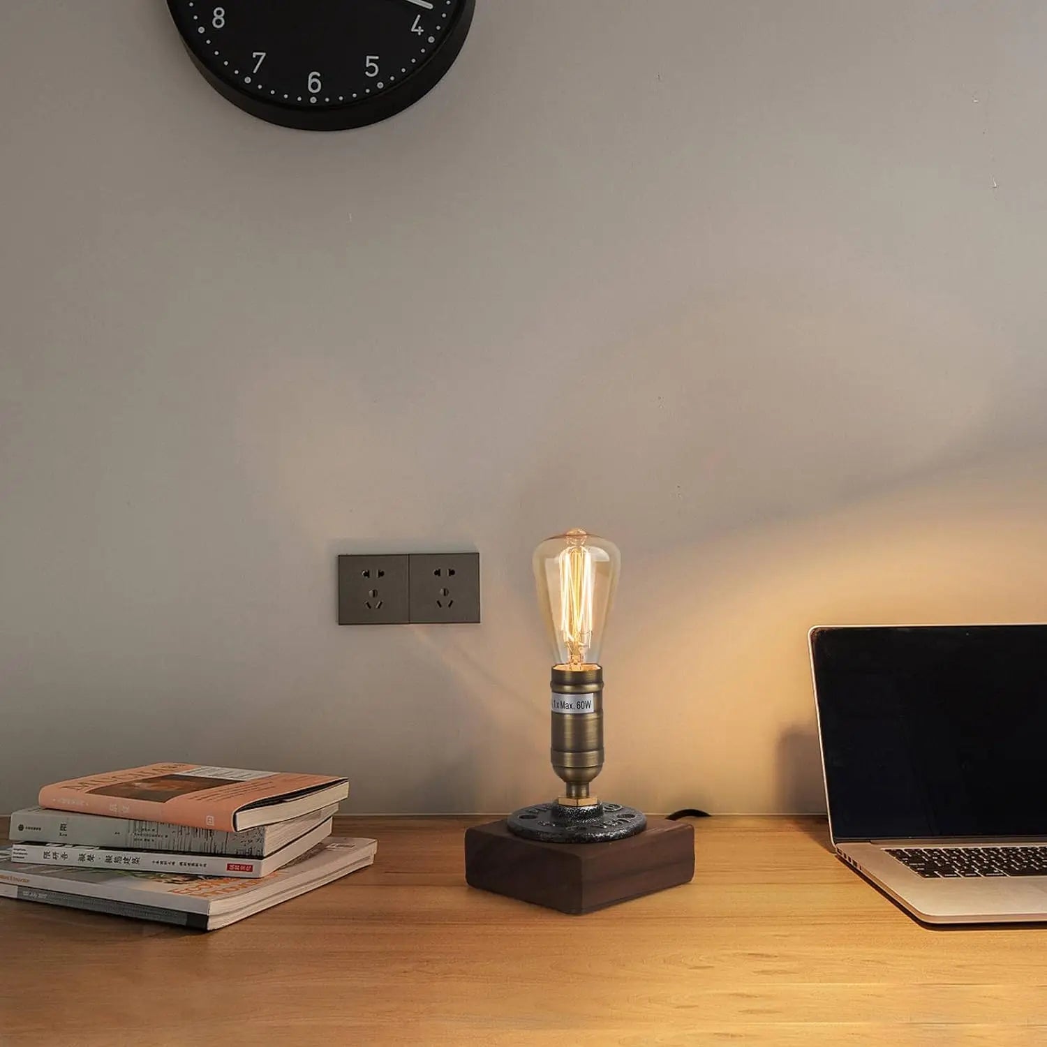 RetroWood - Houten Tafellamp in Vintage Industriële Stijl