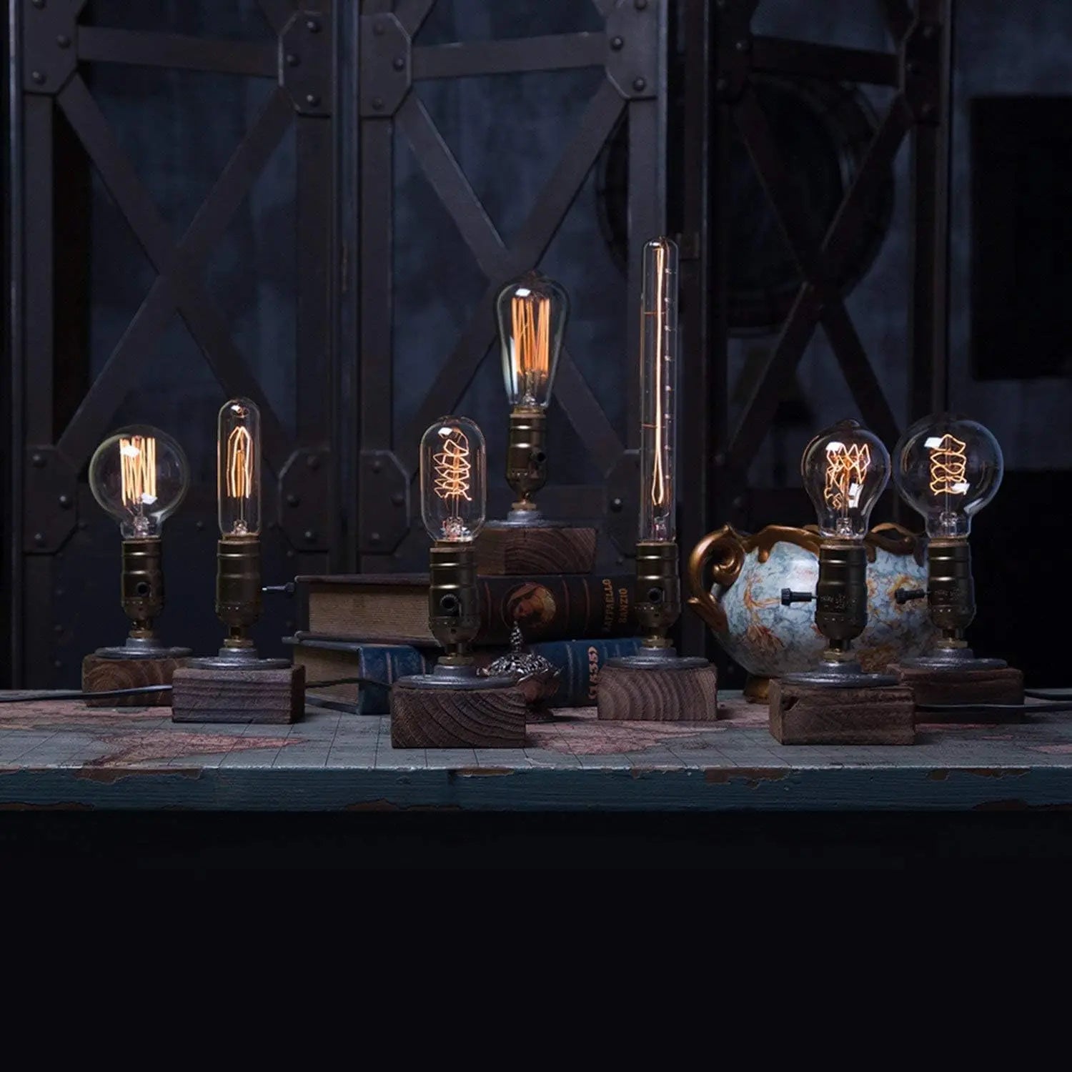 RetroWood - Houten Tafellamp in Vintage Industriële Stijl