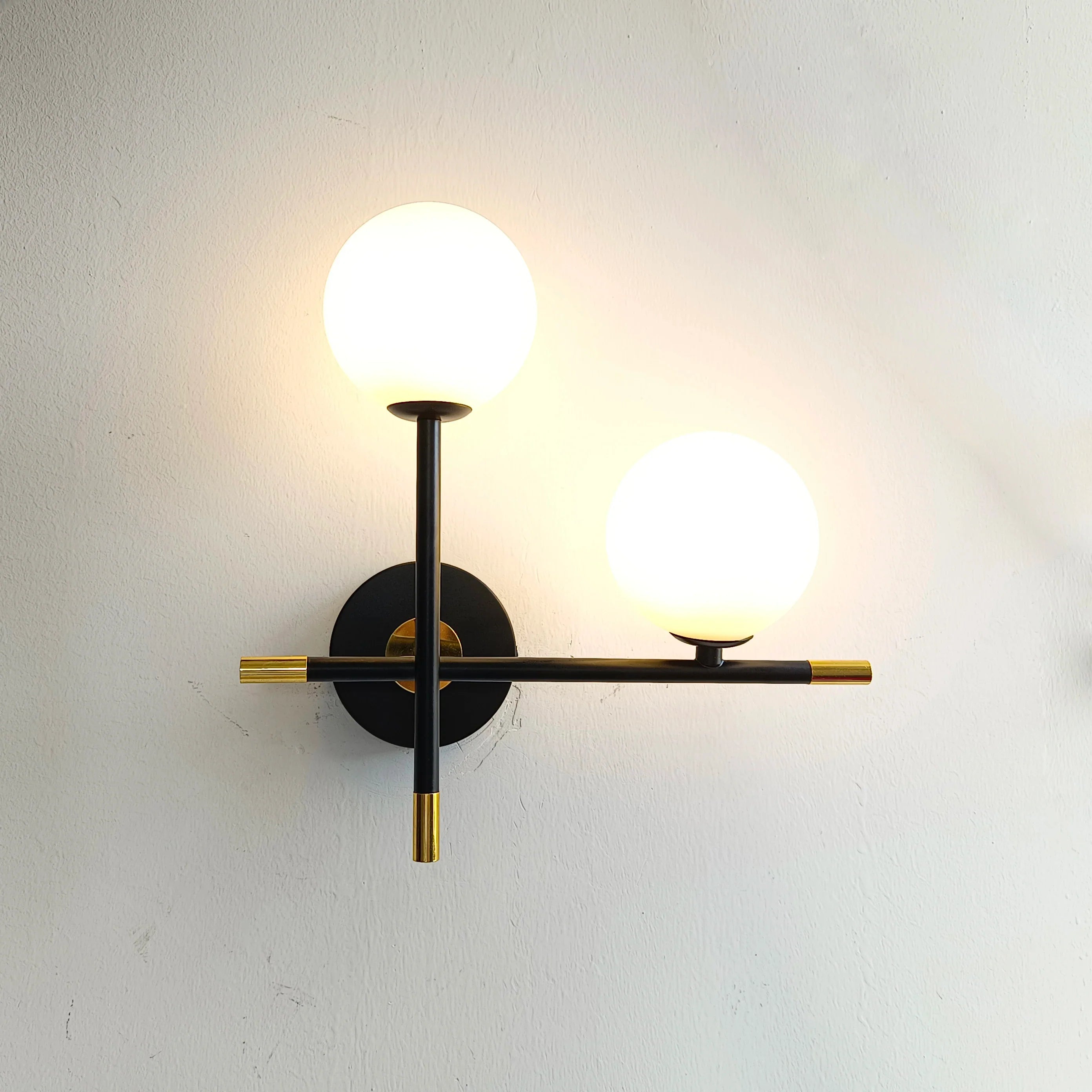 GlowLuxe - Lampada da parete LED moderna con globo di vetro