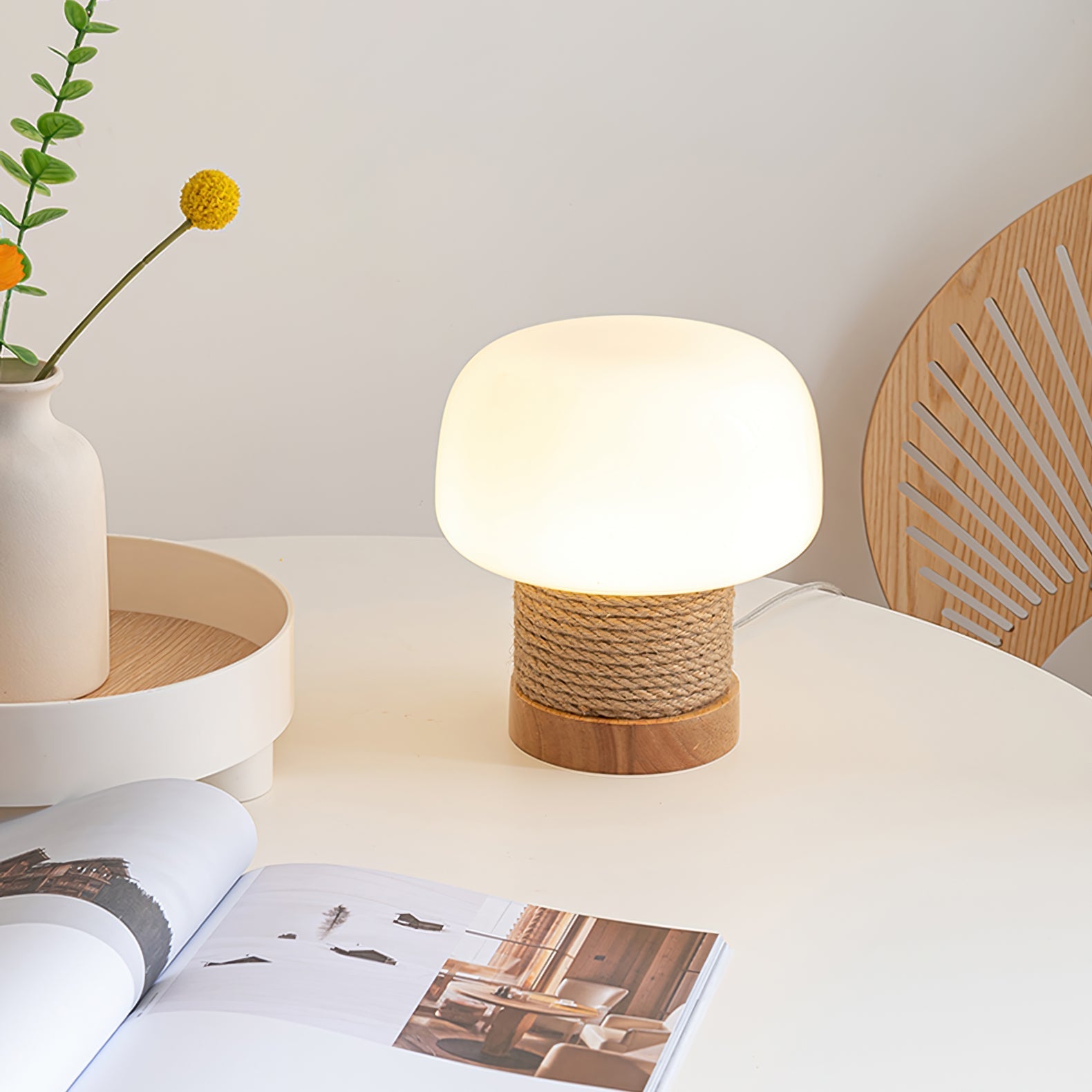 LumiWood - Moderne Tafellamp met Houten Basis
