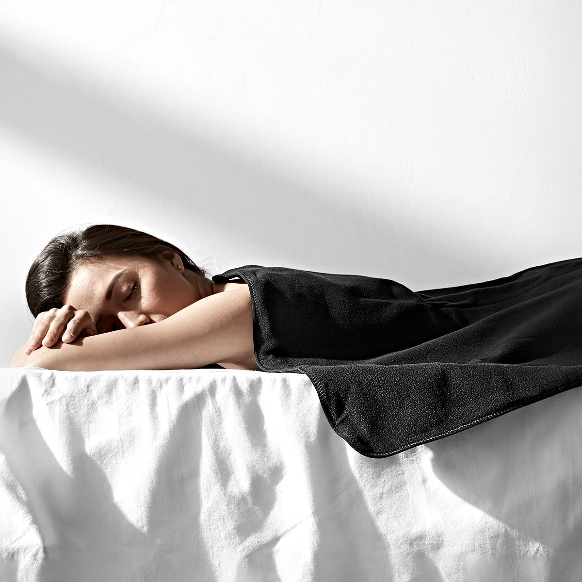 Large Heating Pad for Pain Relief and Muscle Recovery 27 x 35 Inches 1