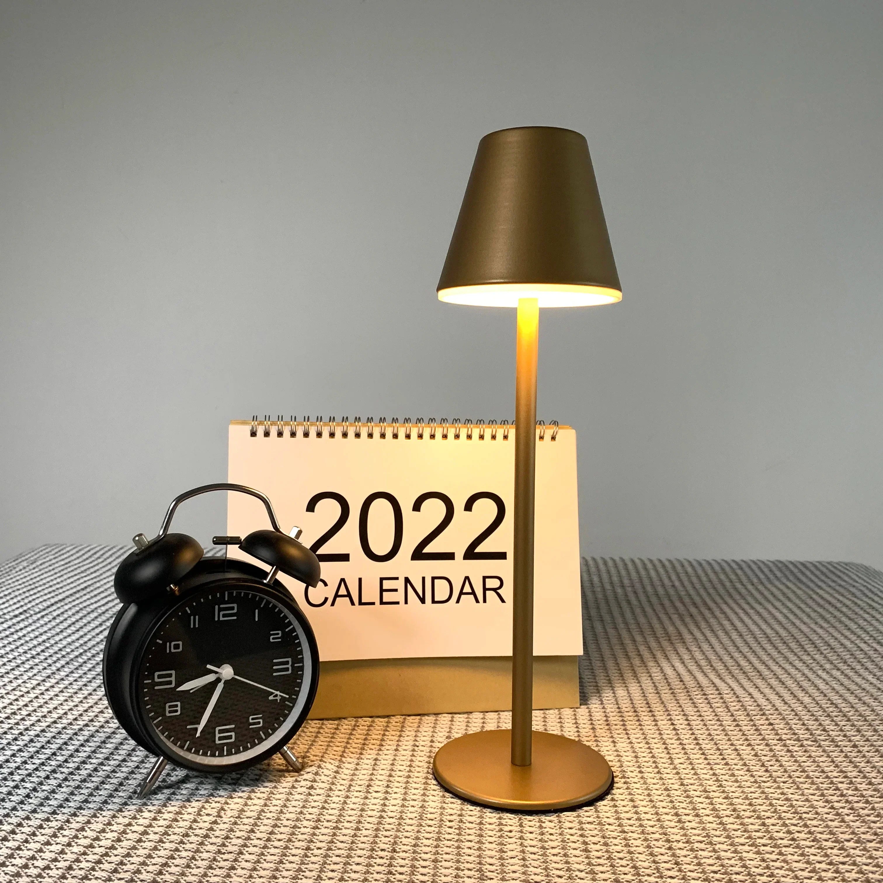 LumiGlide - Lámpara de mesa y escritorio LED recargable